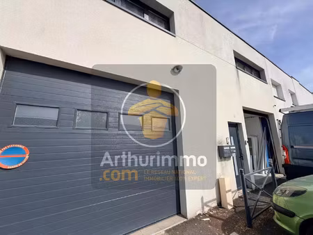 location local commercial 1 pièces 85 m2 à pontault-combault