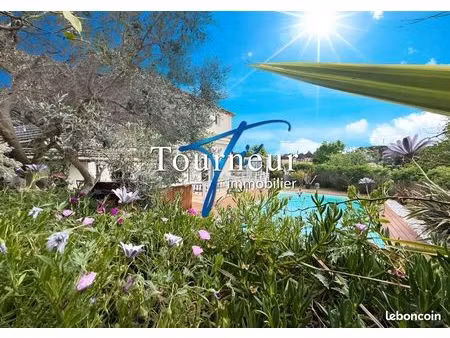 villa 8 pièces 232 m²
