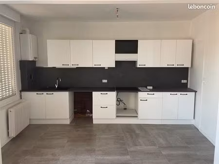 appartement rénové centre ville puy guillaume