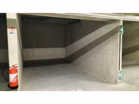 place parking en sous-sol