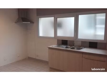 loue maison mitoyenne 65m2