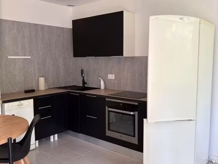 t2 45 m2 rénové meublé