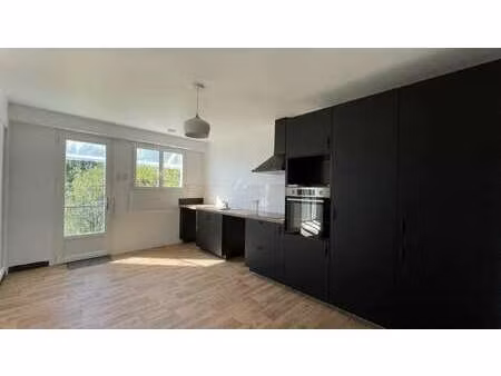 location appartement 4 pièces à la roche-sur-yon (85000) : à louer 4 pièces / 83m² la roch