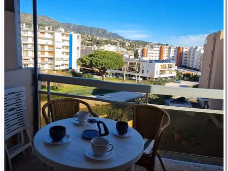 studio lavandou prox mer et commerces