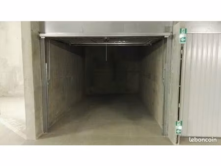 box garage / parking dans résidence la city
