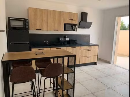 location studio meublé