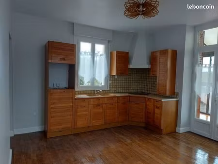 maison de 56.24 m² + véranda + jardin + garage à gencay