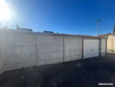 à louer – garage + parking extérieur (100 m²)