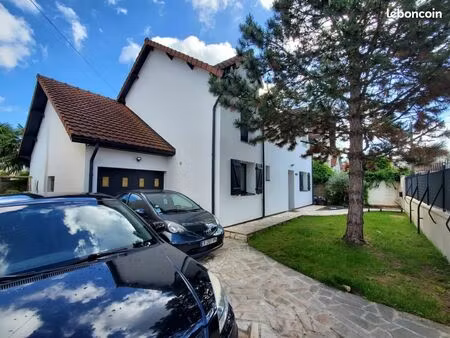 pavillon 6 pièces 115 m²