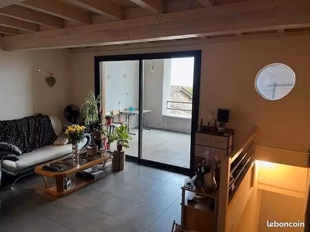 maison de village terrasse parking