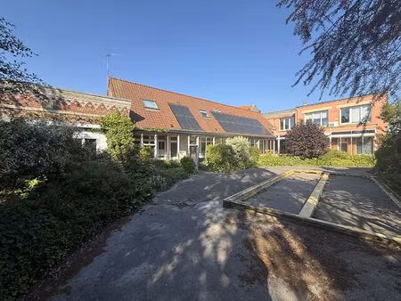 vente immeuble 15 pièces  470.00m²  saint