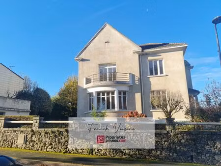 maison de 212 m2 a vendre les herbiers centre ville - 4 chambres et un bureau sur un terra
