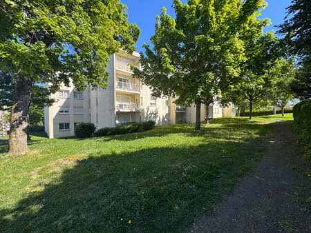 appartement de 83 33 m2 sh en rdj avec 1 terrasse et cave à charleville
