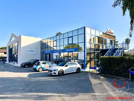bureaux 304 m² proximité axes autoroutiers & centre-ville 13 parkings