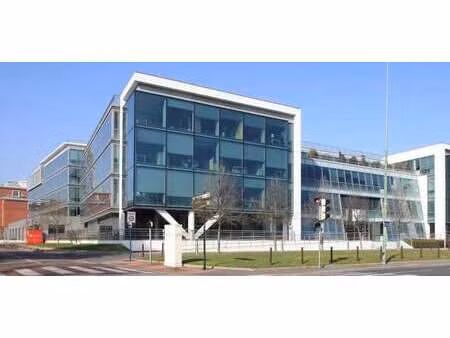 location bureaux 620 m² à 17 949 m²