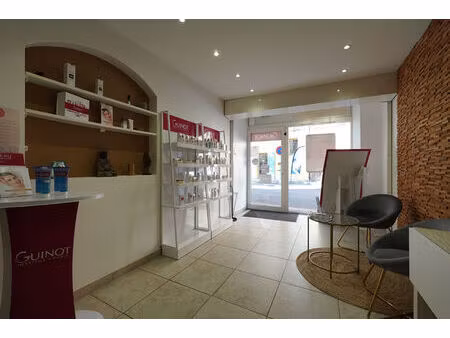 fonds de commerce de 65m² - salon de soins esthetiques