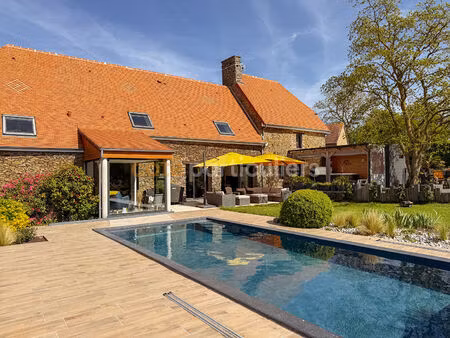 exclusivité - maison d'exception en pierre avec piscine