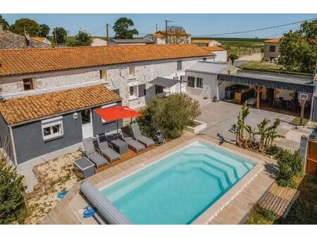 à vendre - agréable maison familiale - 8 pièces - 270 m2 - le thou