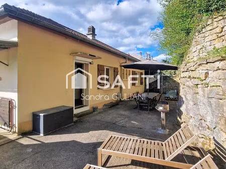 maison individuelle avec 3 chambres et potentiel d'agrandissement  grand sous-sol  garage 
