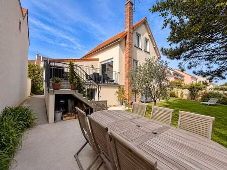 maison familiale avec jardin et annexe indépendante