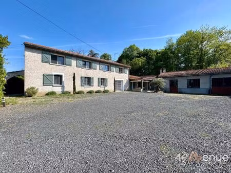 a vendre - superbe maison familiale rénovée - 6 chambres - avec dépendances