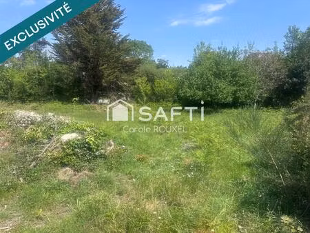 grand terrain à pieds des plages