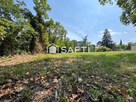 rare sur le secteur – terrain plat viabilisé  libre constructeur