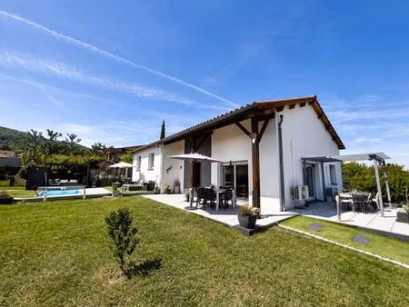 maison de luxe de 6 pièces en vente à pérignat-lès-sarliève  auvergne-rhône-alpes
