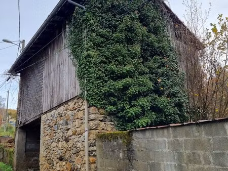 aspet ensemble de 2 granges a renover