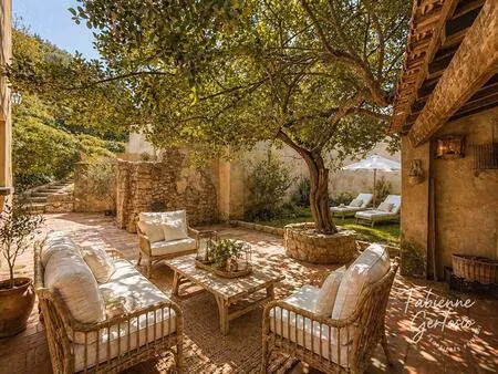 solliès-ville! maison de village de 150 m2 avec jardin et cave