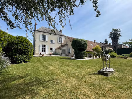 a 20 min d'orleans  maison bourgeoise de t8 pièce(s) 204 m2 habitable - 5 chambres - séjou