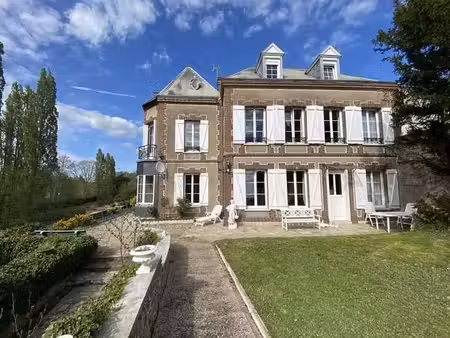 manoir en bord de rivière  parc de 11 660 m2 env mesnil sur iton.