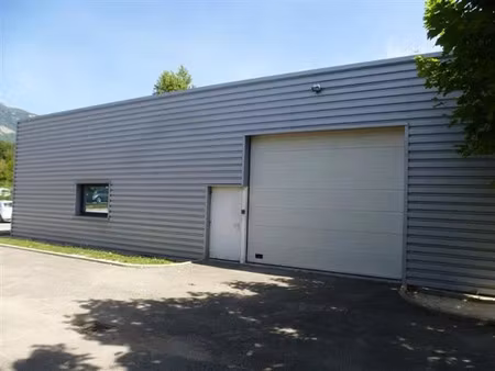 location local d'activités saint ismier 345 m²
