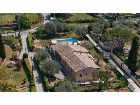 maison de plain-pied avec sous-sol total  piscine et terrain à saint-cézaire-sur-siagne