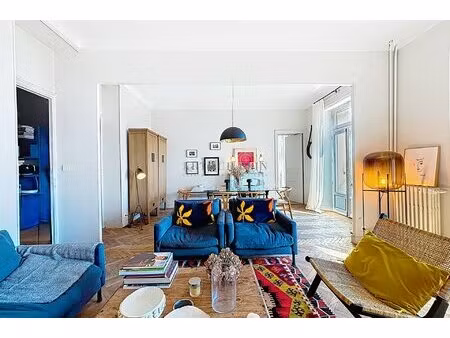 cannes centre. dernier etage. bel appartement bourgeois 4 pieces