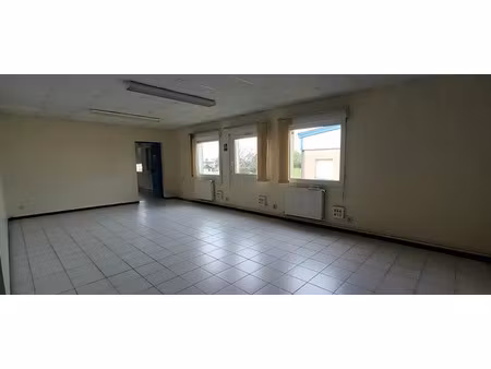 location bureau la frenaye 467 m²