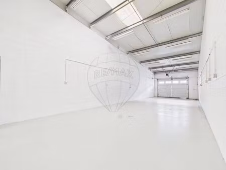 à louer local commercial 95 m² – 1 100 € |cosnes-et-romain