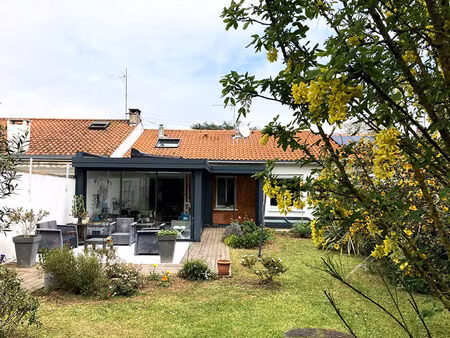maison 6 pièces 159 m² à vendre / acheter la rochelle 17000 ? | era immobilier