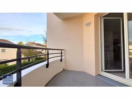 appartement à louer 2 pièces 48.13 m² - surgères (17) - 616€