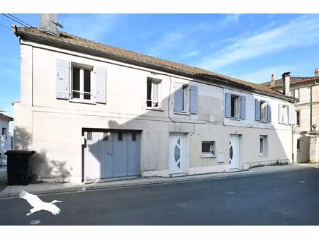 vente immeuble la couronne (16400)