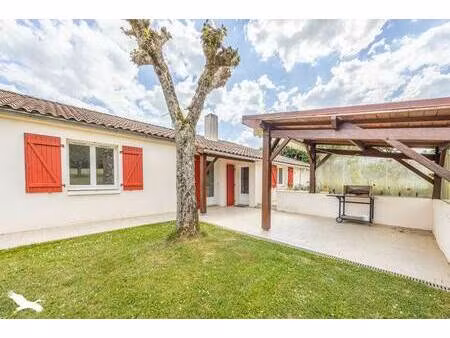 vente maison 5 pièces 120 m² beaussais-vitré (79370)