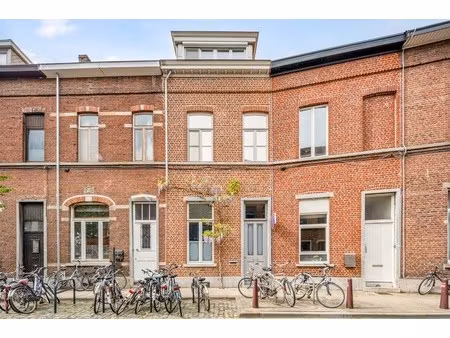 grondig en stijlvol gerenoveerde burgerwoning met 5 slaapkamers  3 badkamers en een tuin t