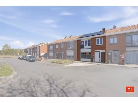 instapklare  energiezuinige woning met 3 slaapkamers  tuin en garage te koop in een rustig