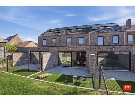 verrassend ruime nieuwbouwwoningen in het centrum van beselare