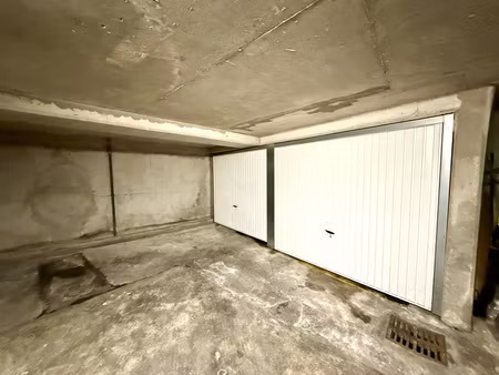 box garage au pied du tramway  belle résidence