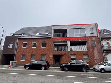 ruim appartement met 2 slaapkamers en groot terras