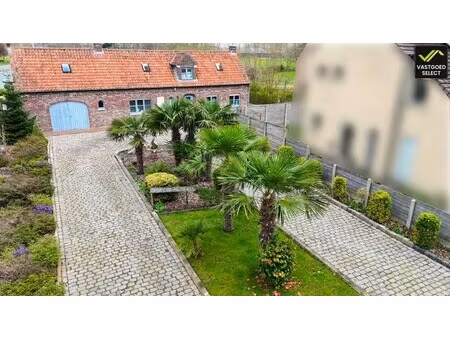woning met grote weide op perceel van 5.175 m2 met 3 slaapkamers in maldegem