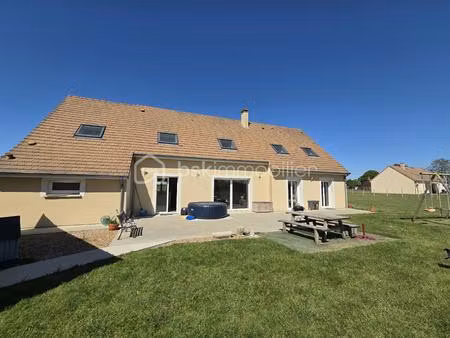maison de 210 m² à pruille-l'eguille