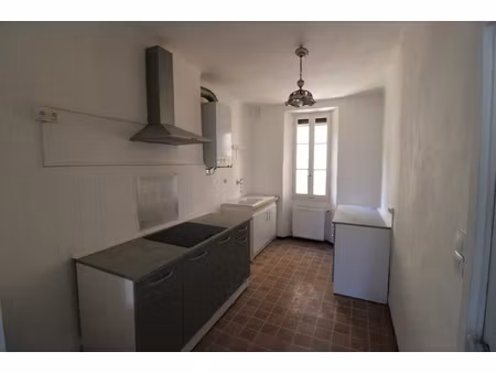 location appartement 3 pièces 69m² hyeres 83400