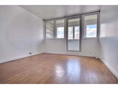location appartement 2 pièces 49 m2 à charenton-le-pont
